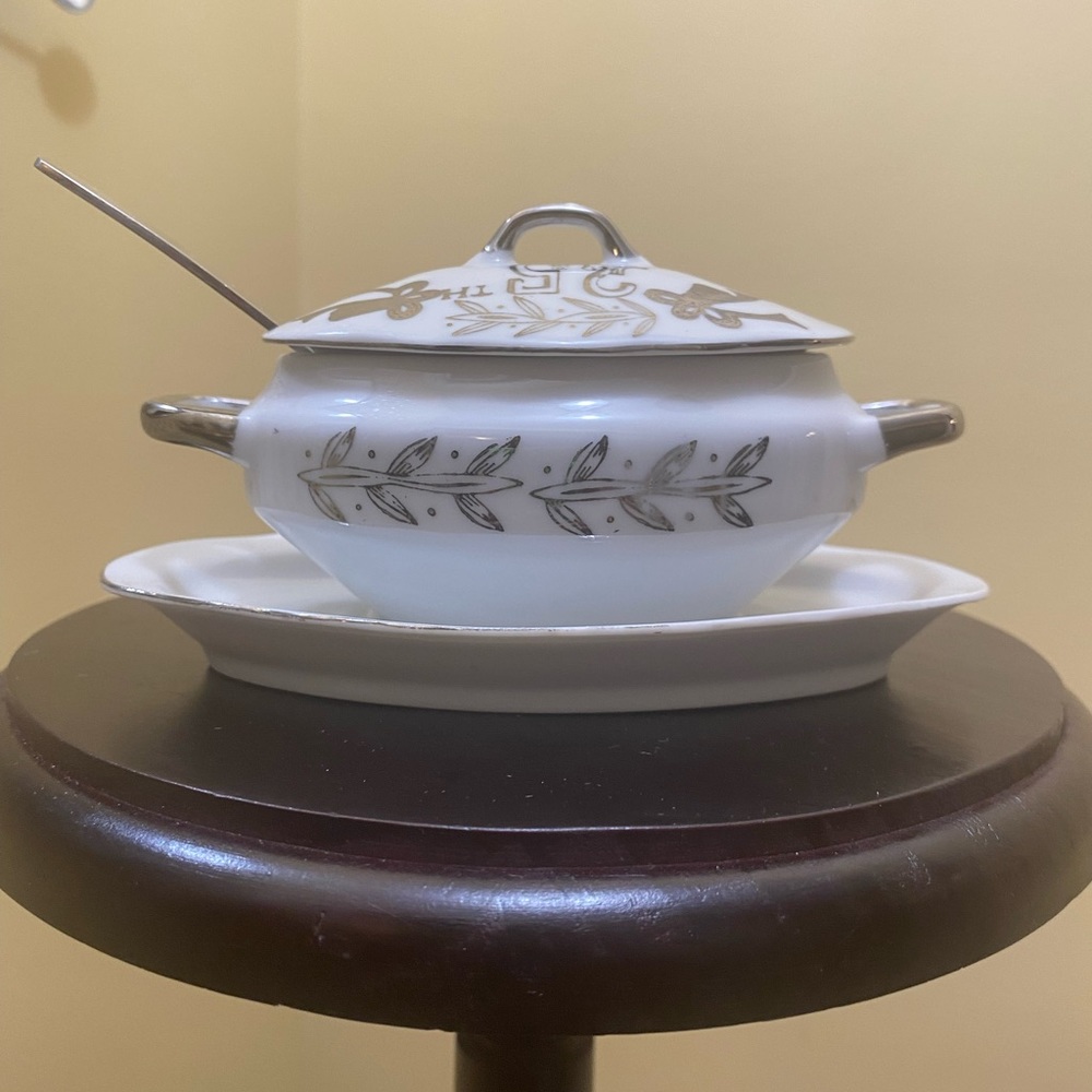 VINTAGE LEFTON  25th ANNIVERSARY .SILVER SUGAR.